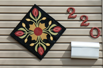 Barn Quilt "Blooming Symmetry" House 220 Staples Minnesota close up
