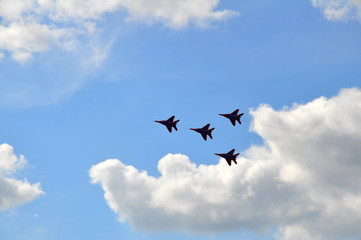 Obraz premium The military fighter on airshow