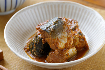 さば味噌煮缶詰め