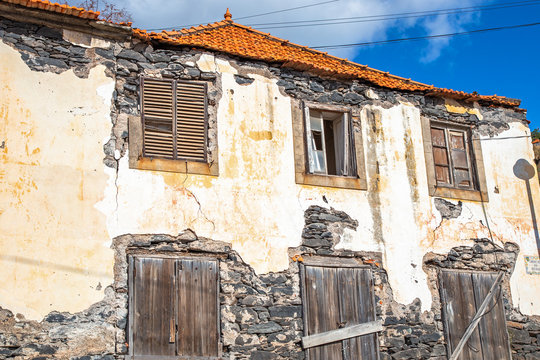 Lost Place, Ruine, verlassenes Geb&auml;ude in Canico, Madeira