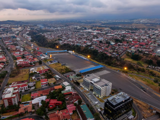 Fototapeta na wymiar Impressive aerial view of the 27 highway empty without cars due to quarantine for corona virus in Costa Rica