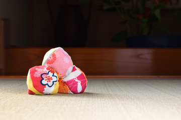 畳の上のお手玉