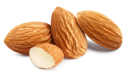 Obraz na płótnie Canvas Delicious almonds, isolated on white background