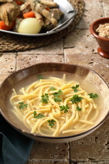 zuppa con pasta in brodo di gallina