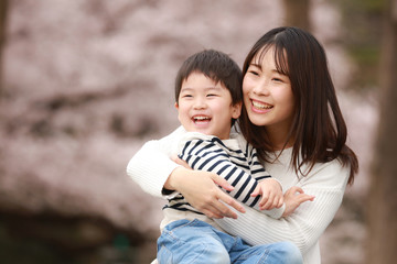 笑顔の親子