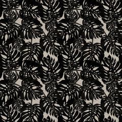 Fototapeta premium Beautiful seamless floral summer pattern background with tropical palm leaves.