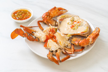 Steamed egg crab with fresh milk