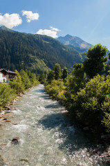 Ruisseau en montagne