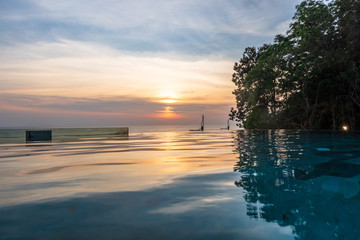 Un magnifique coucher de soleil a Phuket Thailande 