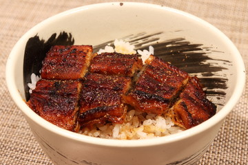 鰻丼