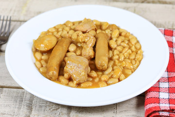 assiette de cassoulet (spécialité française)