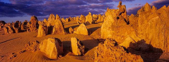 Fototapeta na wymiar The Pinnacles (Nambung) National Park, Western Australia