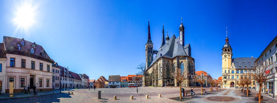 Kirche und Rathaus, Koethen, Sachsen Anhalt, Deutschland 
