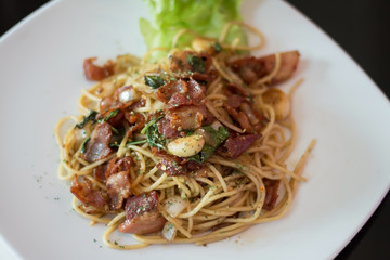 Spaghetti with Basil and Bacon, Delicious Easy Homemade Food
