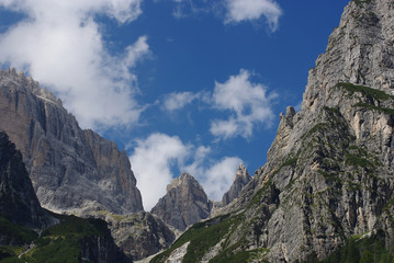 paesaggio della catena montuosa del Brenta