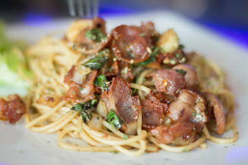 Spaghetti with Basil and Bacon, Delicious Easy Homemade Food