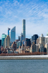 Fototapeta premium Midtown Manhattan Skyline along the East River in New York City