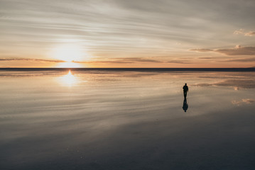 Atardecer en el Salar de Uyuni - Bolivia. 