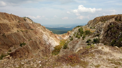 Góry Izerskie Nieczynna była kopalnia kwarcu STANISŁAW

Najwyżej położony kamieniołom w Polsce ok. 1050 m n.p.m. 