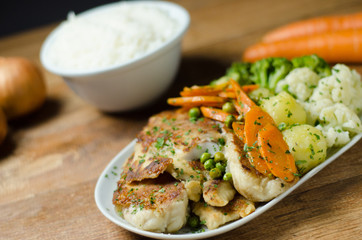 filé de tilápia com legumes