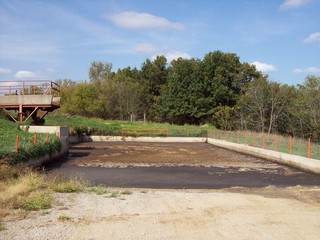 Dairy Farm concrete Manure Pit with elevated push off rail