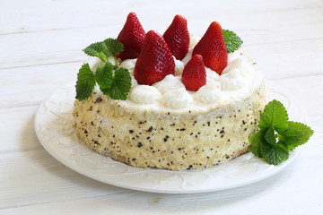 cake with strawberries
