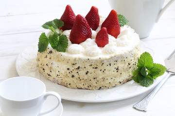 cake with strawberries