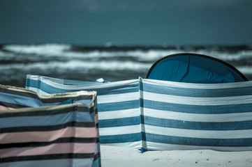 Parawany na plaży © Jacek