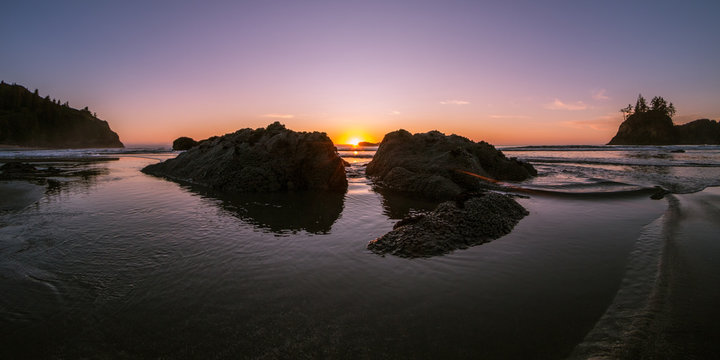 Sunset between Split rocks