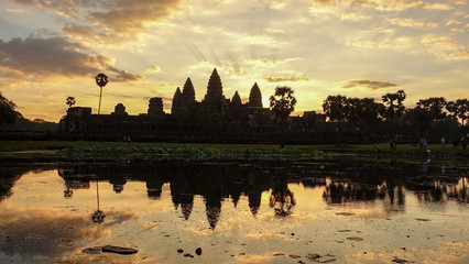 Fototapeta na wymiar kambodscha tempel ankor wat