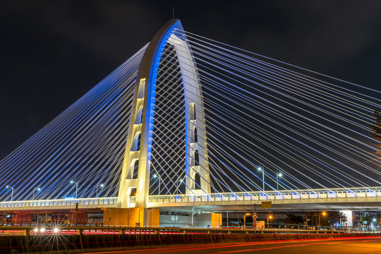 Nightscape of new landmark Konan Ai-Qin Bridge in Taichung City, Taichung Central Park at the Xitun District Shuinan Economic and Trade Area. The second largest park in Taiwan © Shawn.ccf