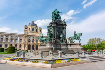 Fototapeta na wymiar Maria Theresa square (Maria-Theresien-Platz) in Vienna, Austria
