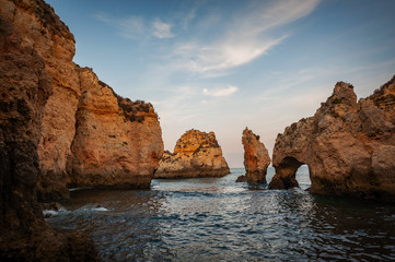 Klifowe wybrzeże Algarve, Ponta da Piedade, Portugalia © Paweł Mielko