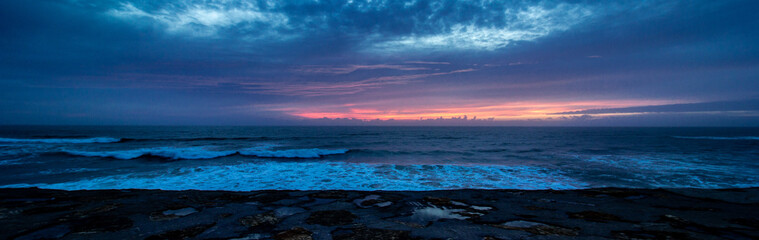 Fototapeta premium Banner of a sunset at the beach