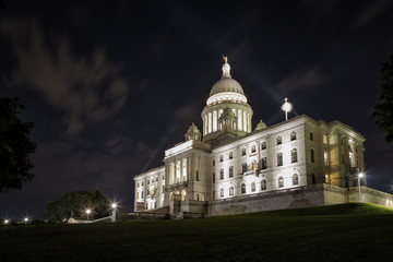 Naklejka premium Rhode Island State House at Night