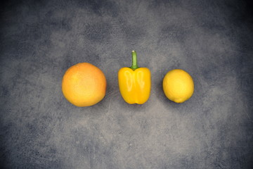 Vitamine in Gelb: Grapefruit, Paprika und Zitrone