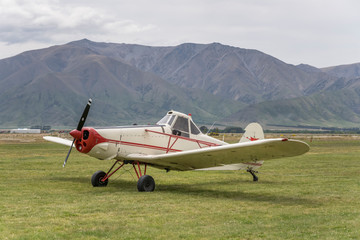 Fototapeta na wymiar tow plane on runway at glider airfield, Omarama, New Zealand