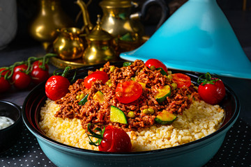 Tomato bulgur with vegetables and minced meat