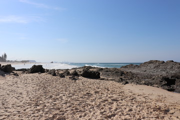 Honolulu Diamond head and Honolulu beach