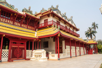 Obraz premium Phra Thinang Wehart Chamrun in Bang Pa-In Royal Palace or the Summer Palace that is a palace complex formerly used by the Thai kings in Ayutthaya Province Thailand.