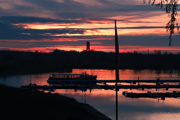 Sonnenuntergang mit Boot