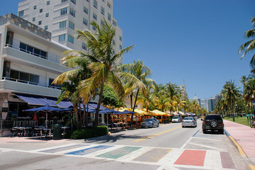 Naklejka premium Traffic on Ocean Drive in Miami, Florida