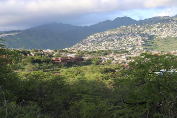 Honolulu Diamond head and Honolulu beach