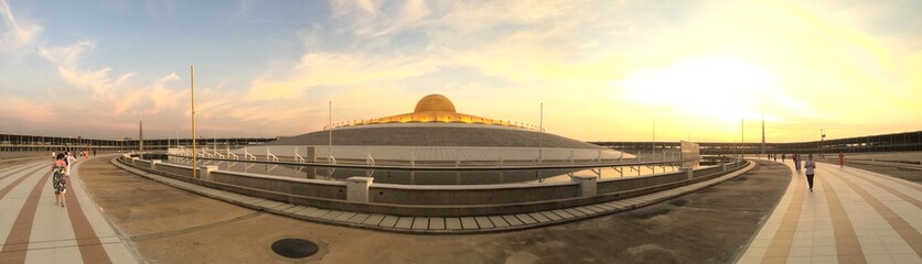 dhammakaya cetiya chanting of Thailand