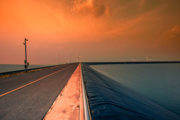 Obraz premium The background of the twilight evening in the blurring of the sunset during the day, overlooking the lake Observatory tower, the beauty of the viewpoint according to tourist attractions