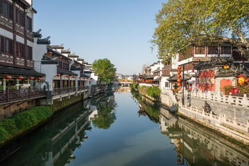 Fototapeta na wymiar chinese traditional architecture in nanjing