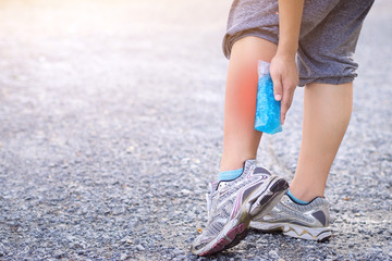 Runners have sore legs Must be pressed with cold gel. To reduce inflammation of the muscles and tendons.