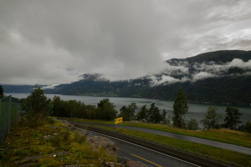 road to the mountains