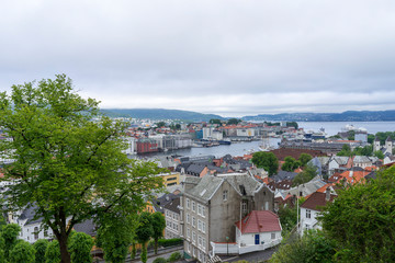 Obraz premium View of street and authentic houses of Bergen.