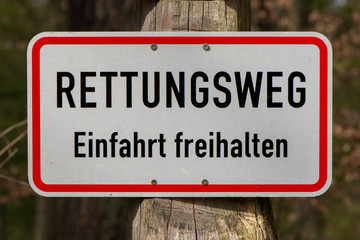 Rettungsweg, Schild